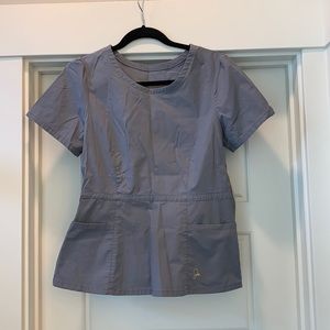 Jaannuu peplum scrub top